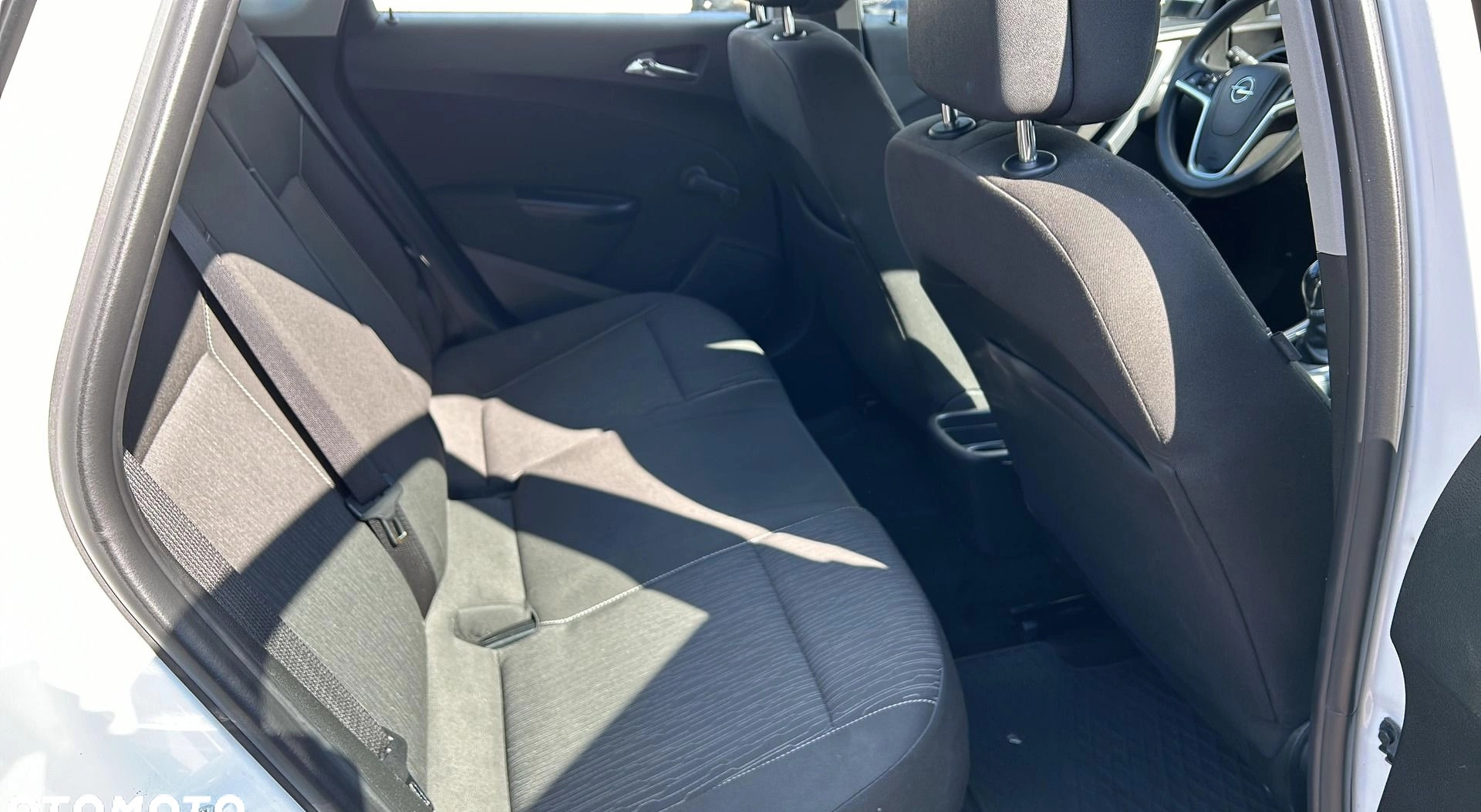 Opel Astra cena 25900 przebieg: 219214, rok produkcji 2012 z Żmigród małe 232